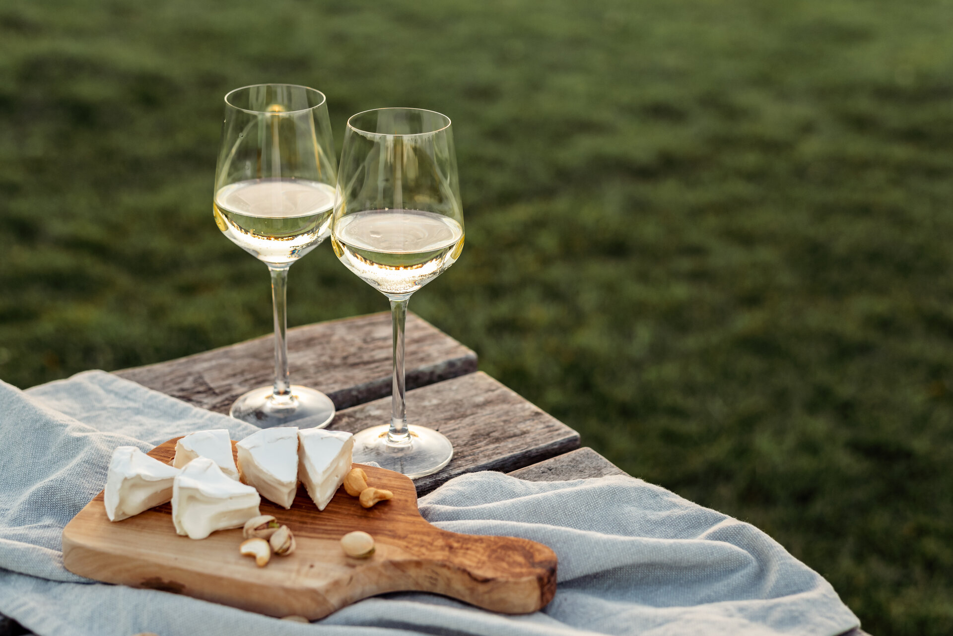 Weißwein und Käse