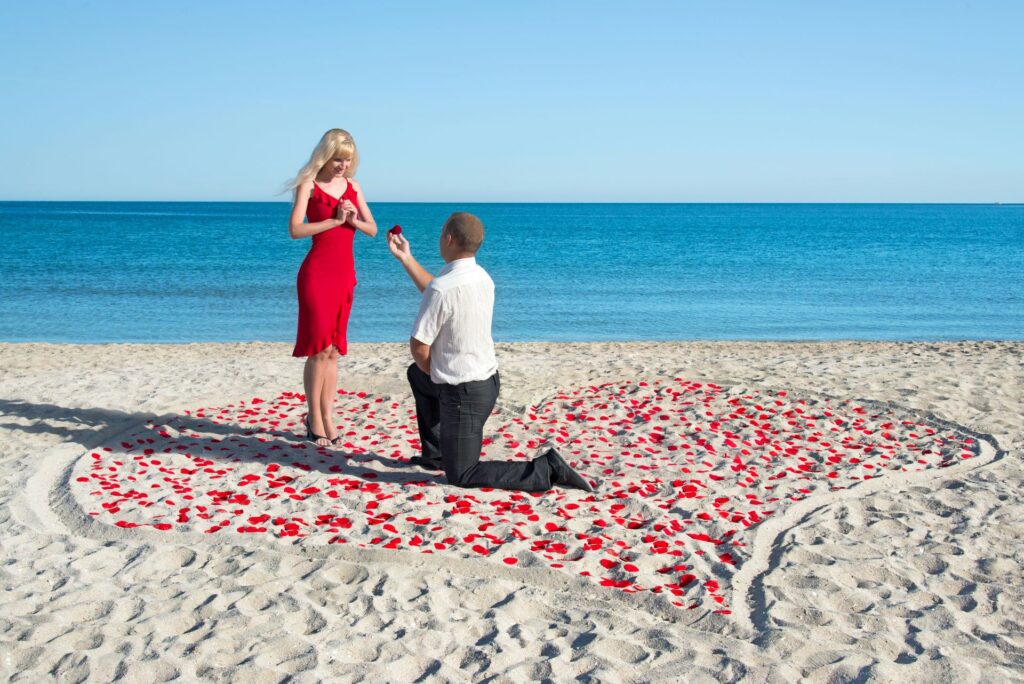 Heiratsantrag am Strand