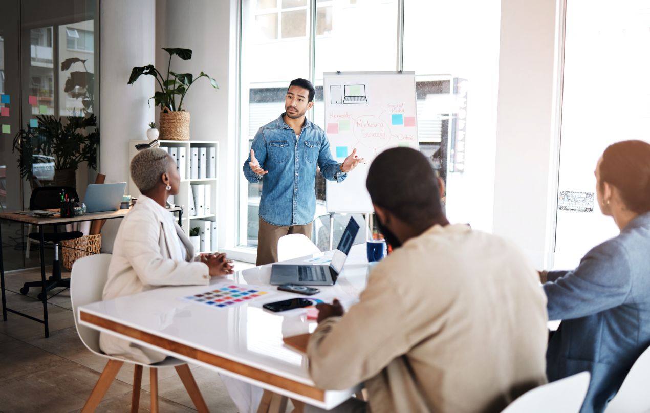 Team diskutiert Change-Prozess mit Fokus auf Haltung und Kommunikation bei Microsoft 365 Beratung im Workshop