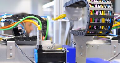 Kabelkonfektionierung in der industrie mit präziser montage und Steckverbindern